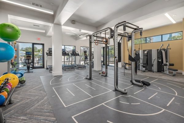 Fully-equipped, spacious fitness center with strengthening and cardio equipment